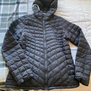 Women’s large north face coat